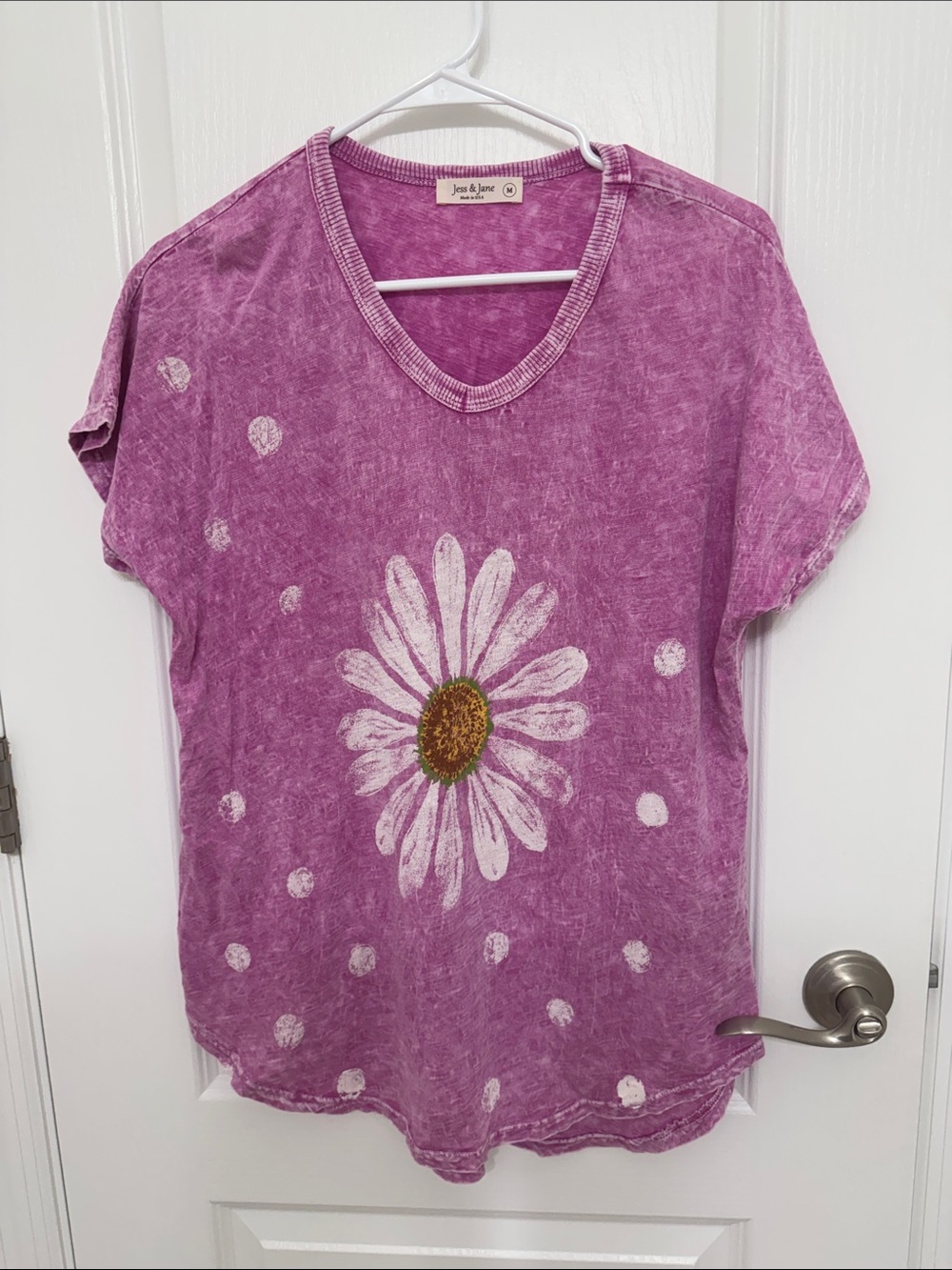 JESS & JANE Pink Daisy V-Neck Tee